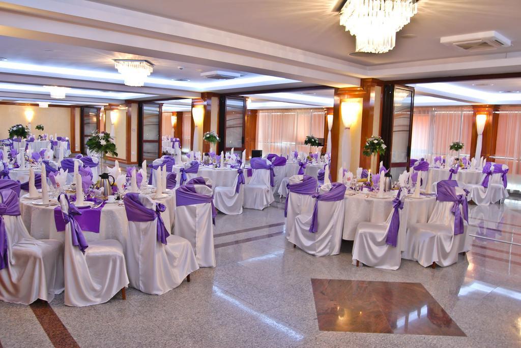Hotel Emma Est Craiova Exterior photo