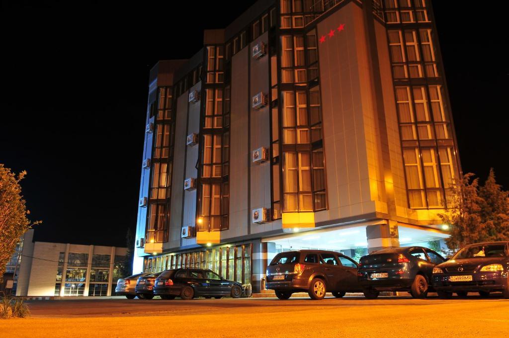 Hotel Emma Est Craiova Exterior photo